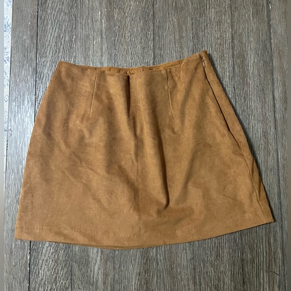 Abercrombie & Fitch Dresses & Skirts - COPY - Abercrombie & fitch vegan mini suede skort. Size medium.